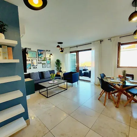 Livia Apartment *