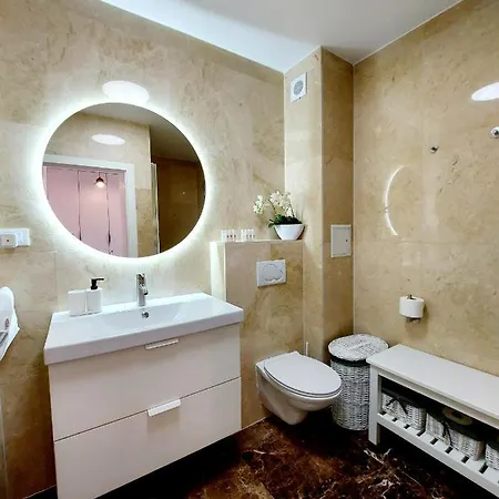Livia Apartment *