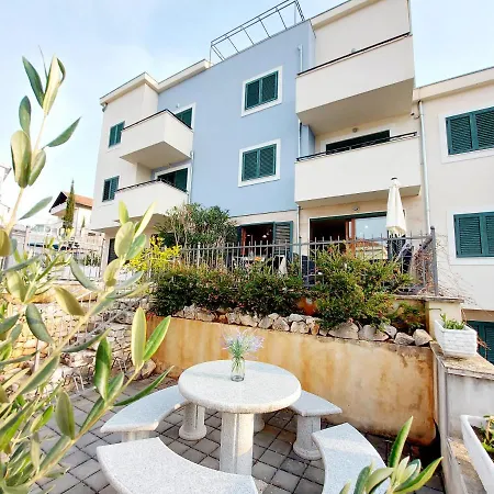 Apartment Livia Slatine